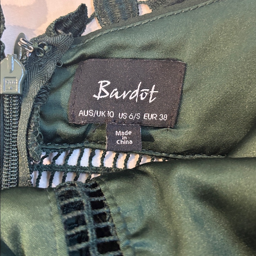 BARDOT Gemma Dress in Lily Green - Picture 8 of 9